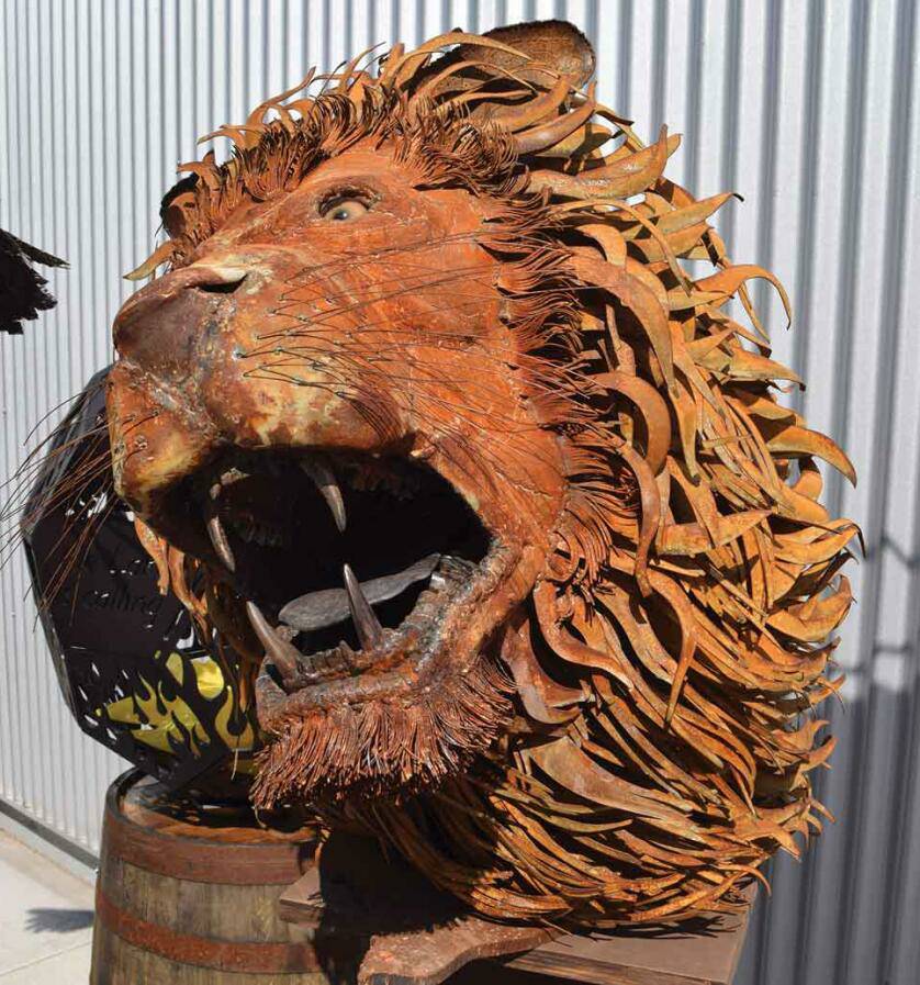 全球钣金新闻-金属制造狂:焊工制作动物的金属钣金-哈尔滨敬轩运动鞋类有限公司 全球钣金新闻-金属制造狂:焊工制作动物的金属钣金-哈尔滨敬轩运动鞋类有限公司